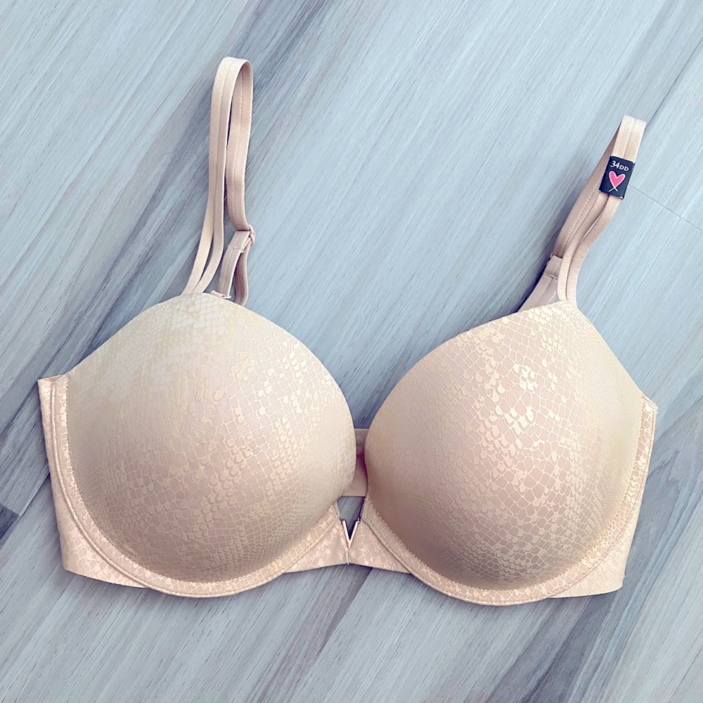 Victoria’s Secret VS NEW without tag Nude Push Up 34 DD Bra